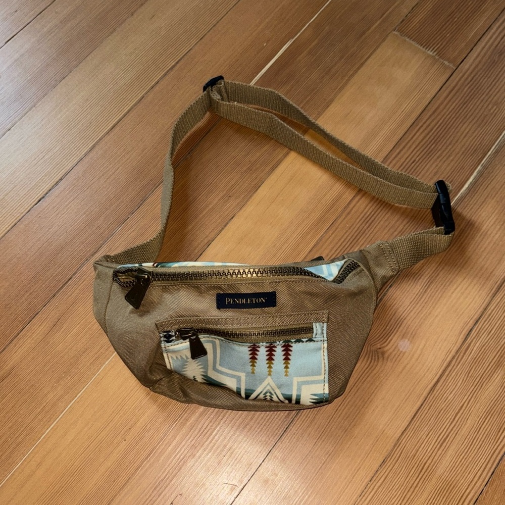 NWOT Pendleton Fanny Pack